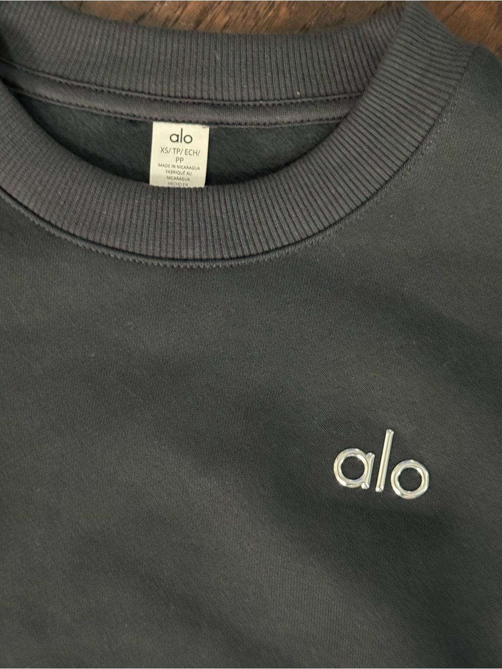 NWT Alo Accolade Crew Neck Pullover Anthracite size x small - Picture 3 of 5